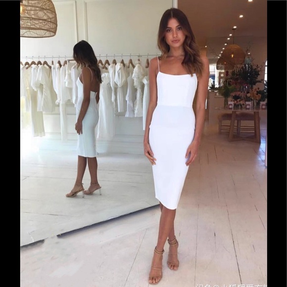 Alex Perry - Picture 2 of 6